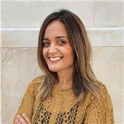 Maestra de Primaria con más de 15 años de experiencia, imparte clases de todas las materias. Idiomas: Español, inglés y francés.